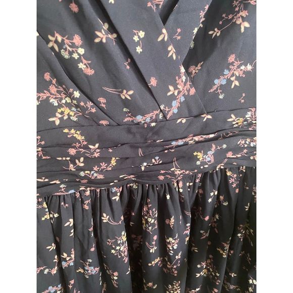 Gal Meets Glam Kelsey Faux Wrap Floral Dress Size 4 - Picture 12 of 14